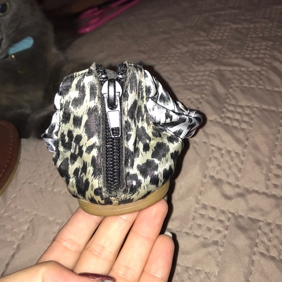 patterned sandals - Picture 3 of 3